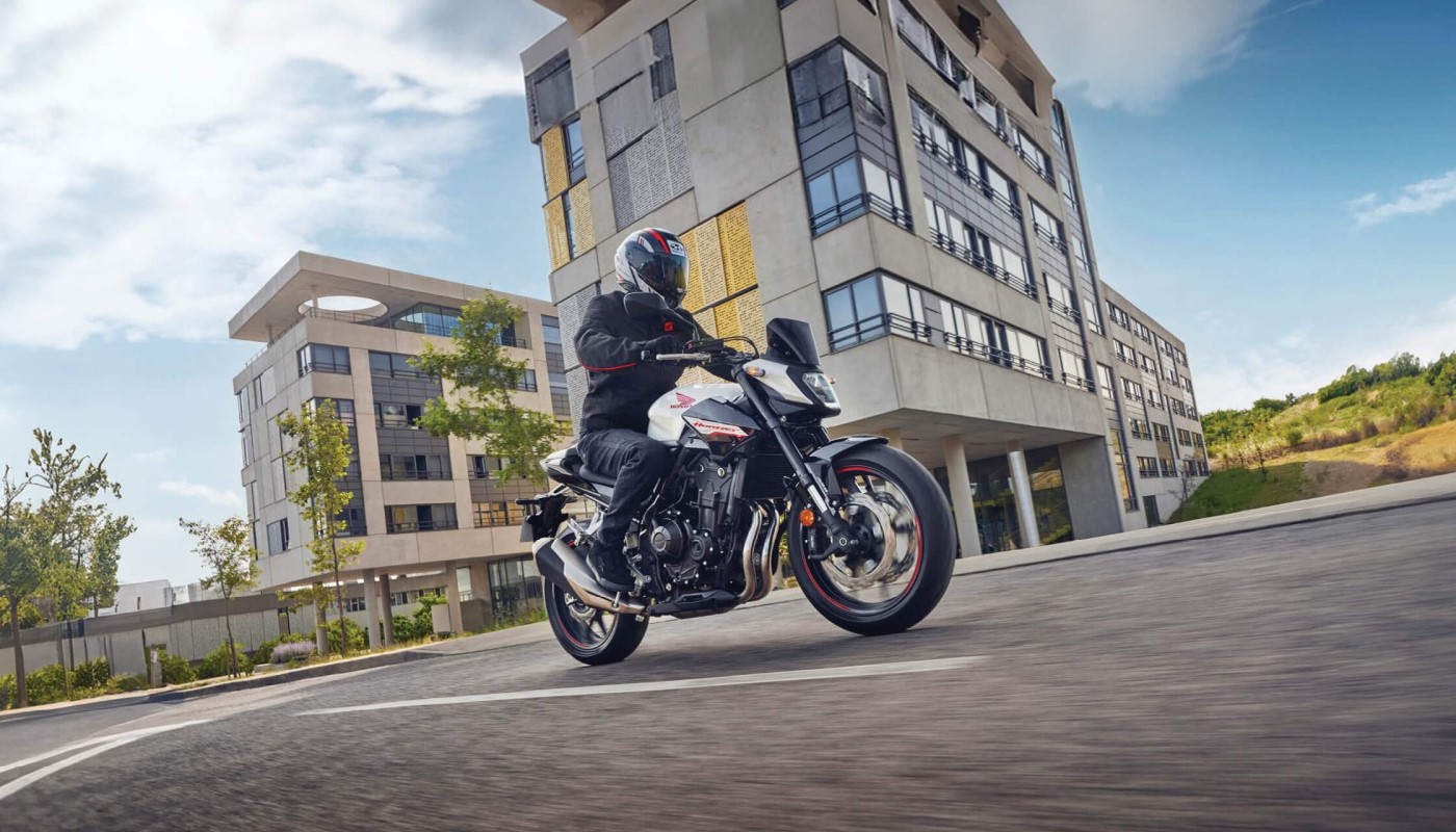 cb500-hornet-new-product-page-desktop-1400x800