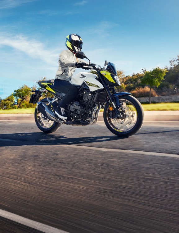 2026-cb500-hornet-e-clutch-product-page-header-mobile-1600-x-2080